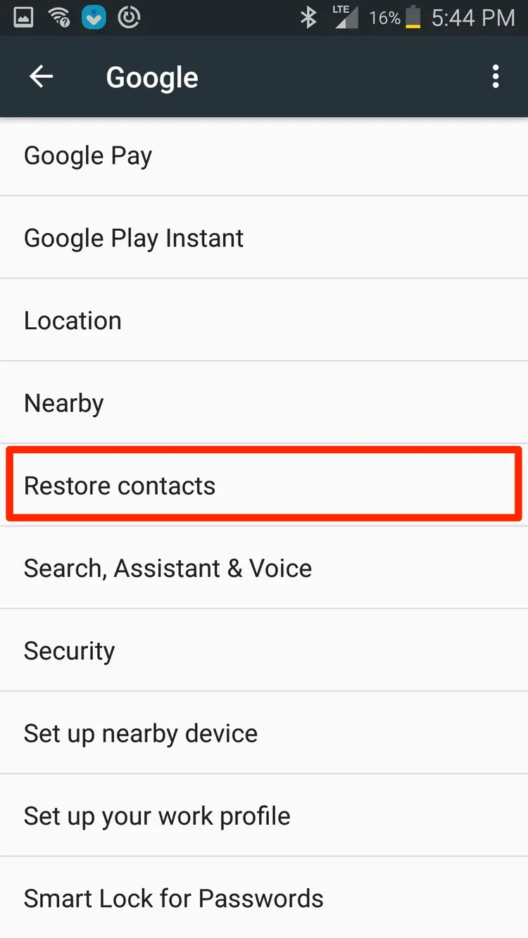 Selanjutnya pilih memulihkan kontak atau restore kontak.